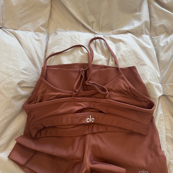 Alo Airlift Matching Set in Copper ⚡️⚡️ - Picture 3 of 6